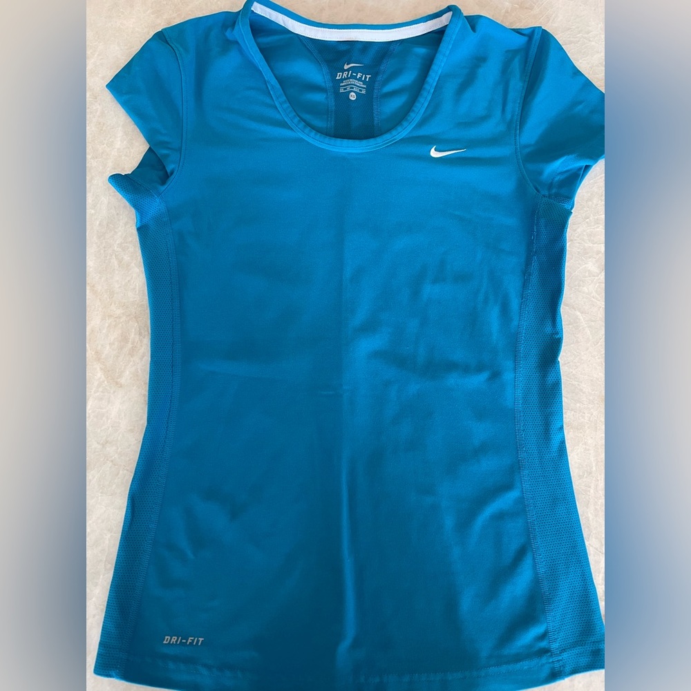 Nike Dri fit women’s tennis shirt